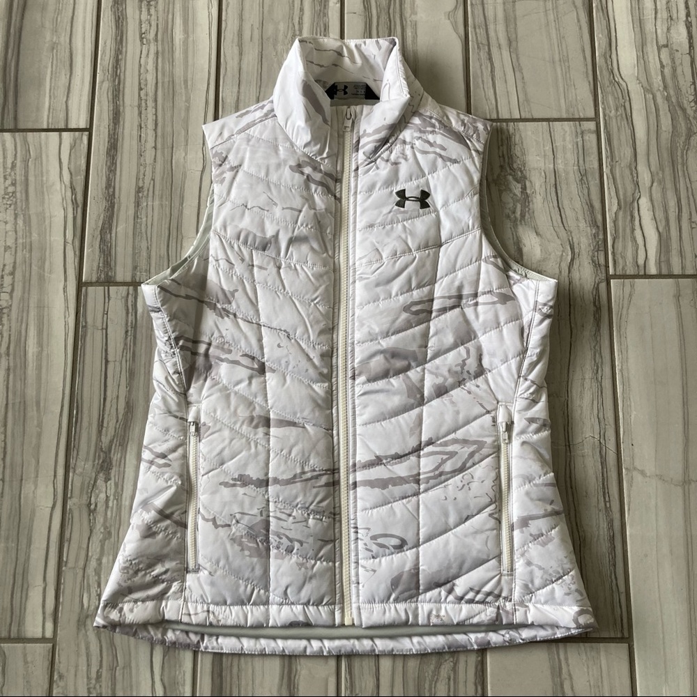 NWOT Under Armour Camo insulated vest.